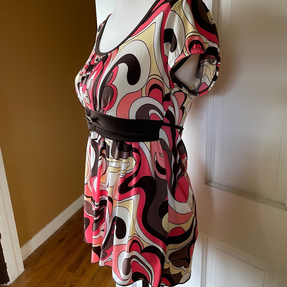Groovy Retro Top - Picture 2 of 9